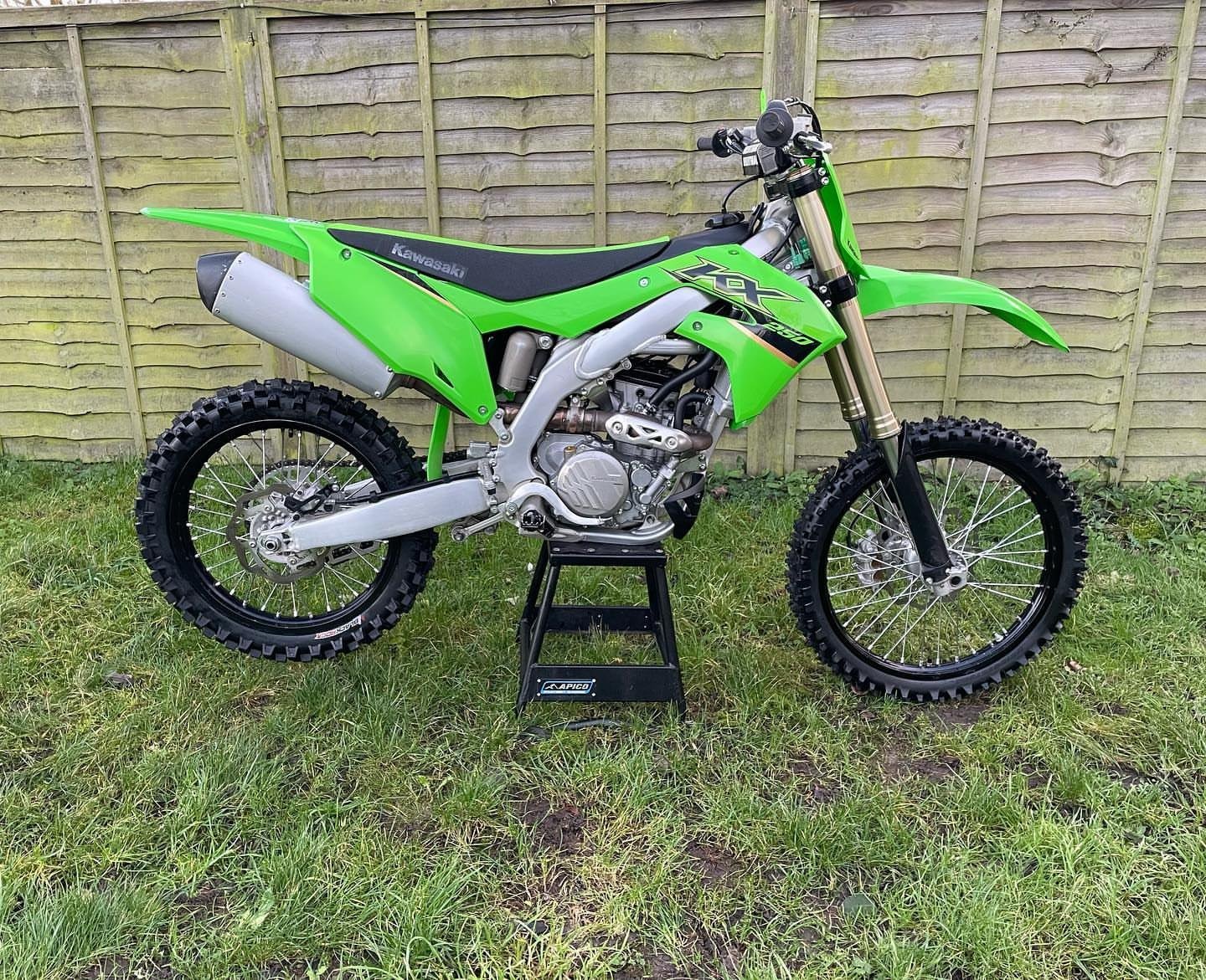 Best KAWASAKI KXF 250 2022 Dirt Bike - Image 3