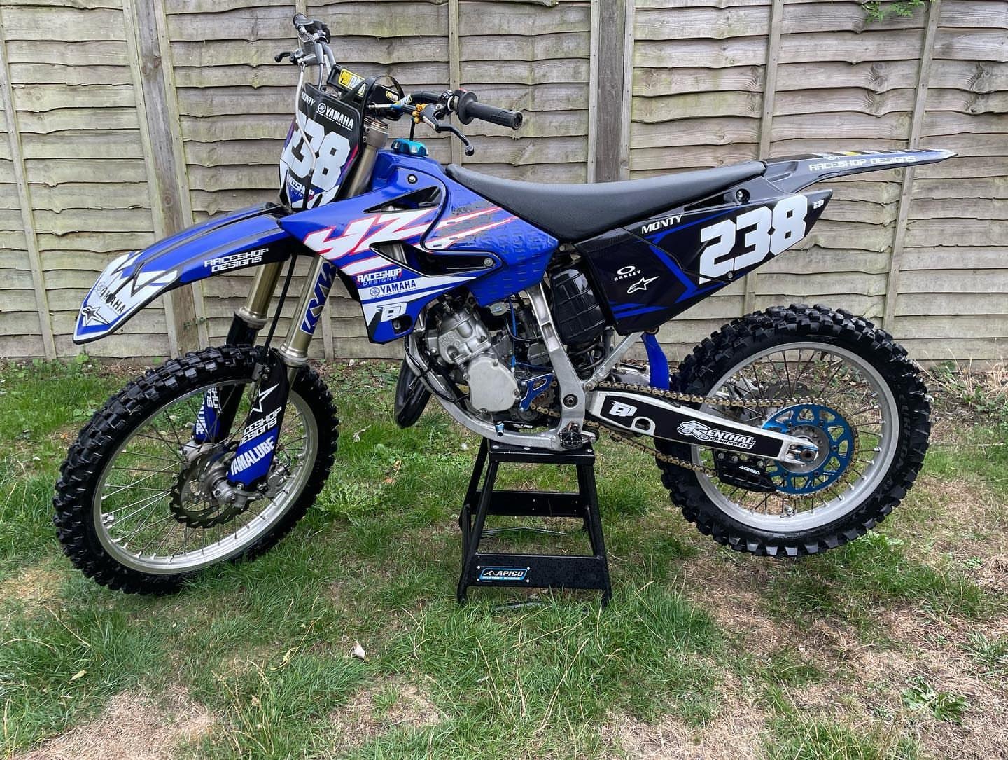 Best YAMAHA YZ 125 2006 Dirt Bike - Image 2