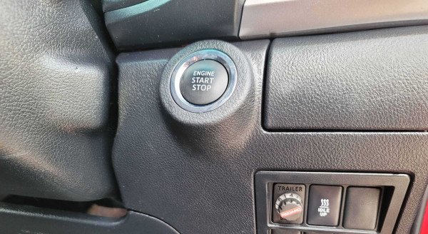 Toyota Hilux 2016 | right-hand-drive CPP Processing
