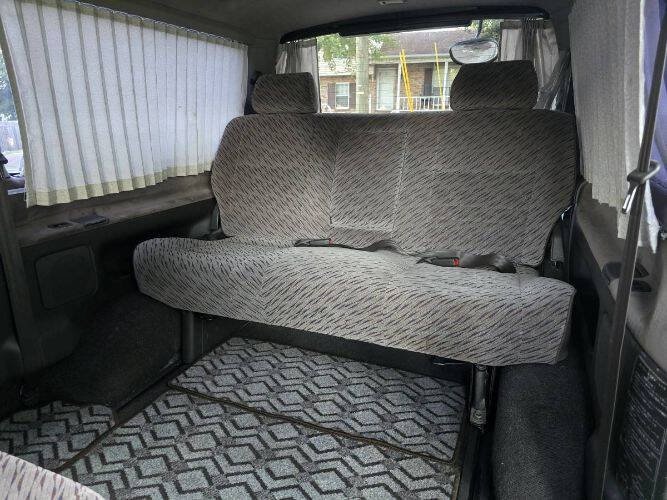 1995 Toyota HiAce | CPP Processing CO Ltd | Best Cars in Europe