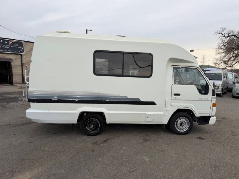 1998 Toyota HiAce | CPP Processing CO Ltd | Best Cars in Europe